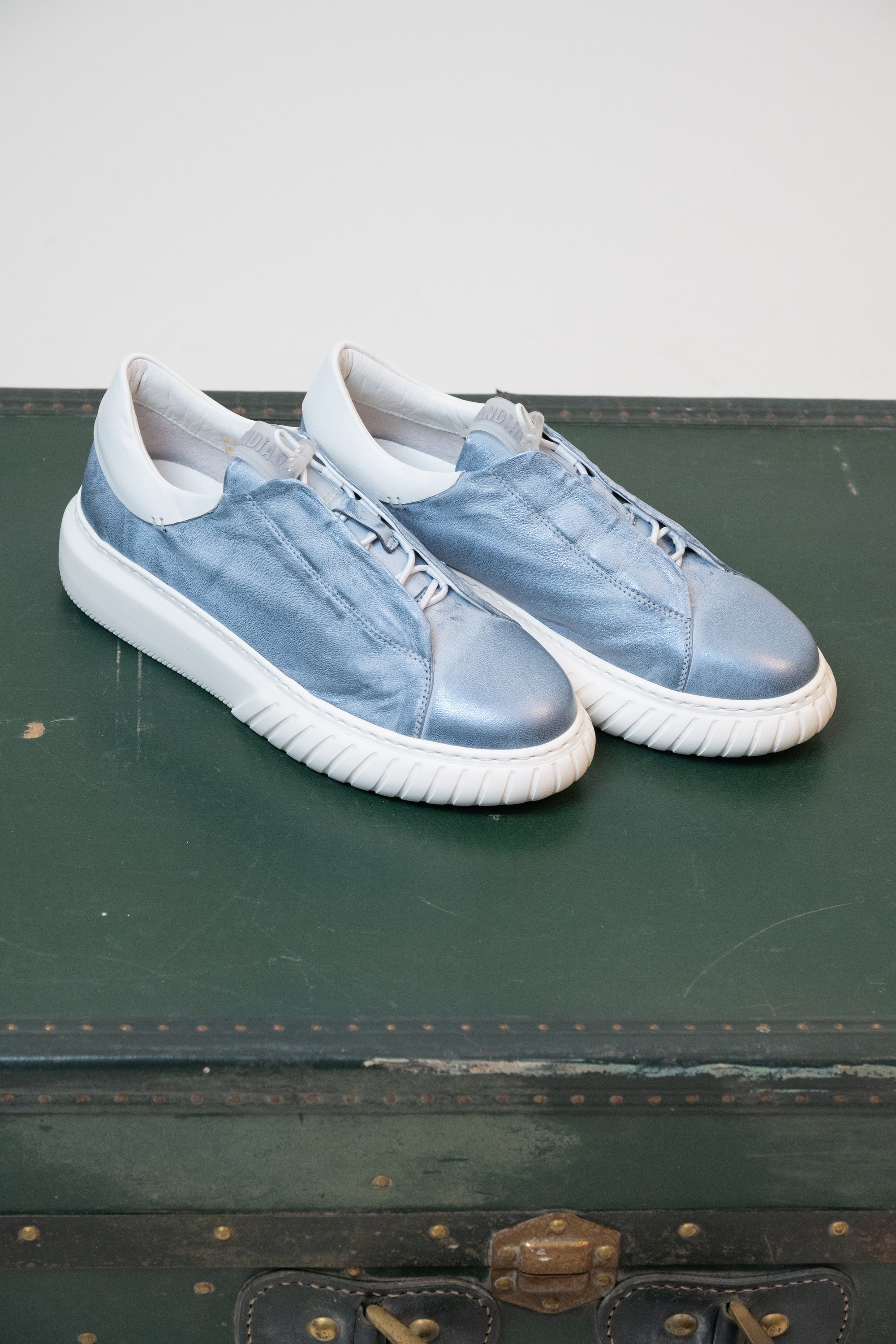 SNEAKERS ANDìAFORA AZZURRA METALLIZZATA