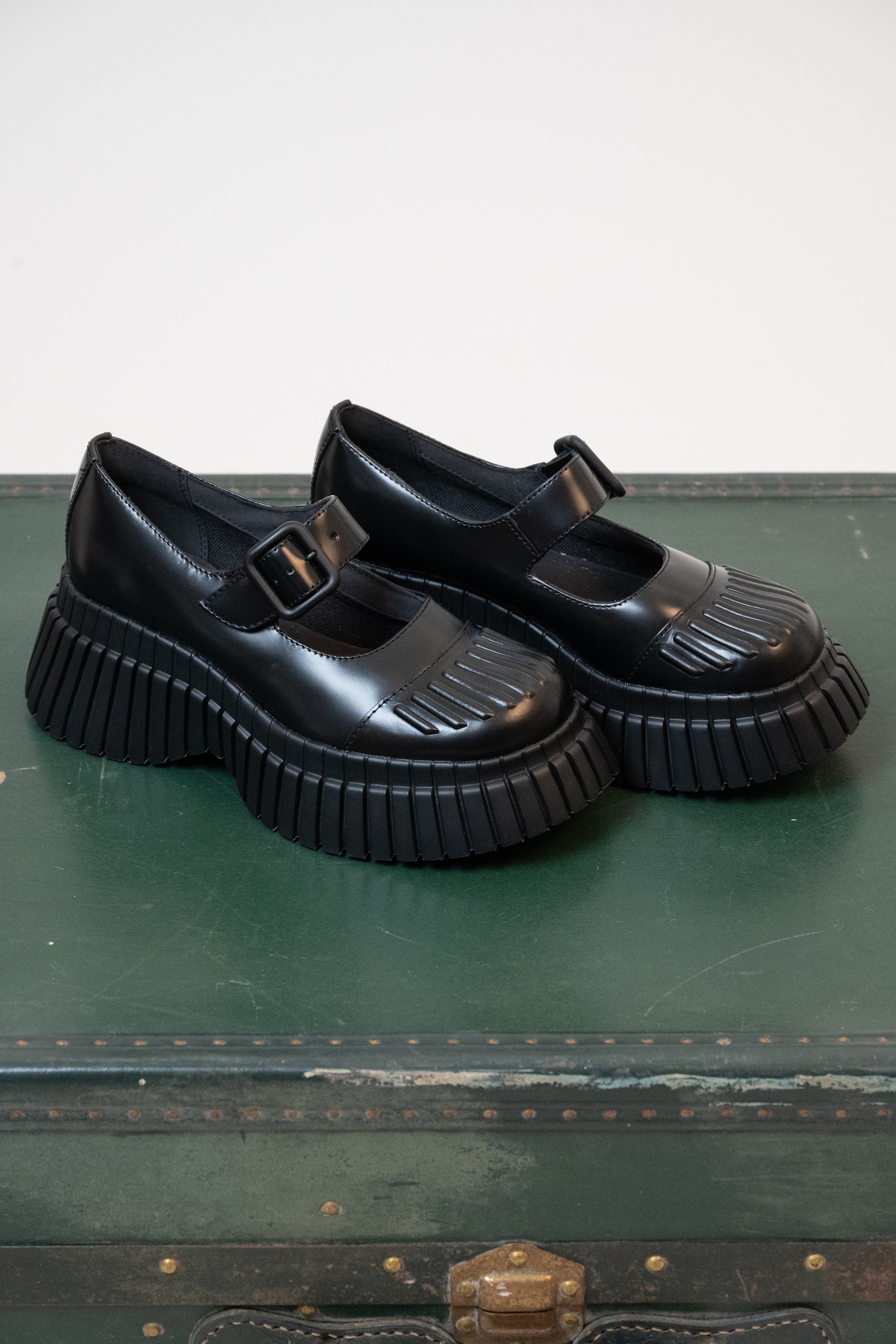 SCARPE CAMPER COLORE NERO