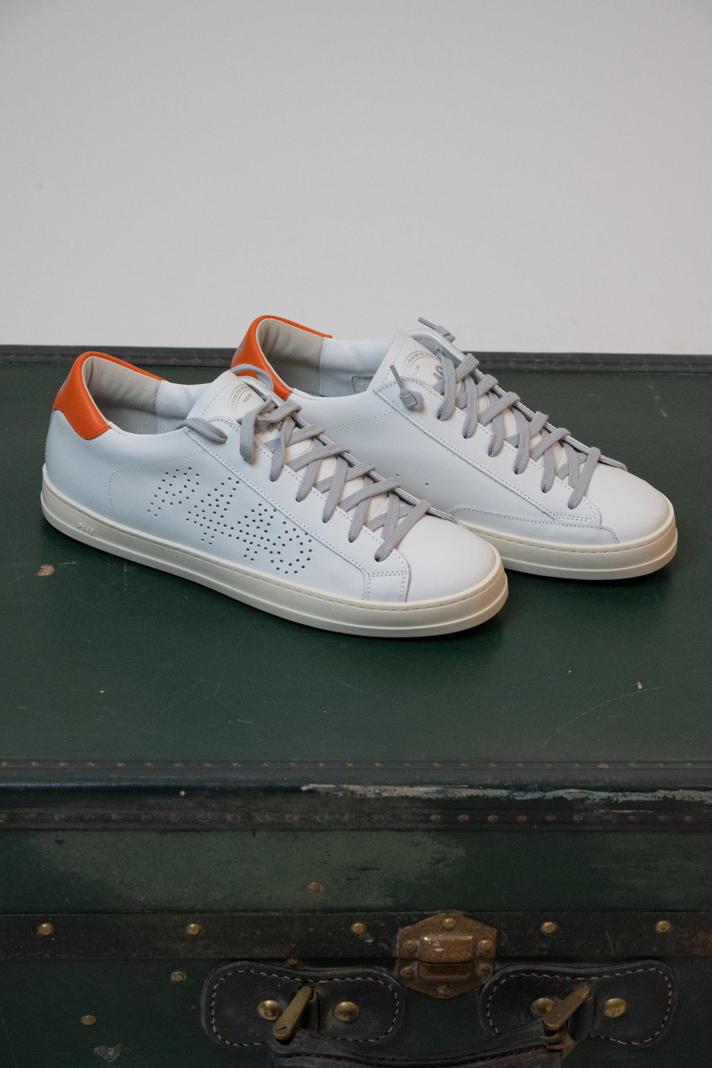 SNEAKERS P448 BIANCO GHIACCIO/ ORANGE
