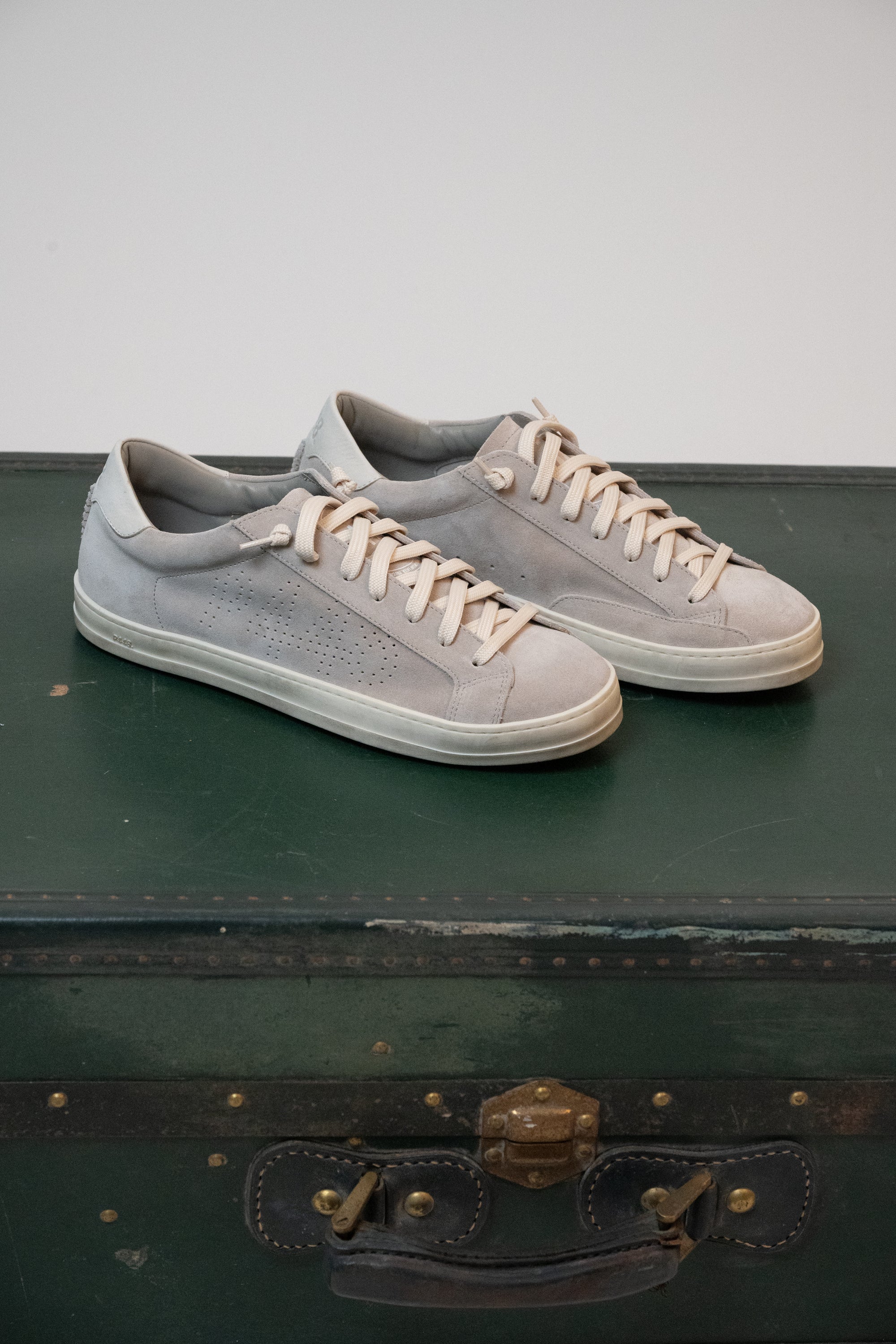 SNEAKERS P448 BEIGE