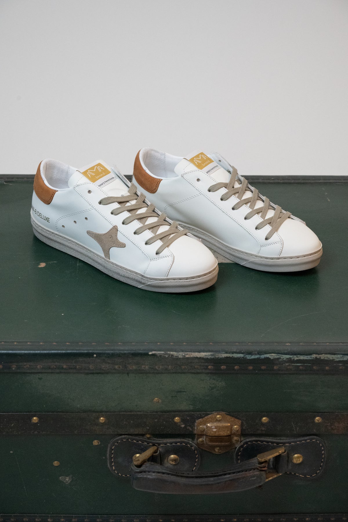 SNEAKERS AMA BRAND BIANCO/TABACCO