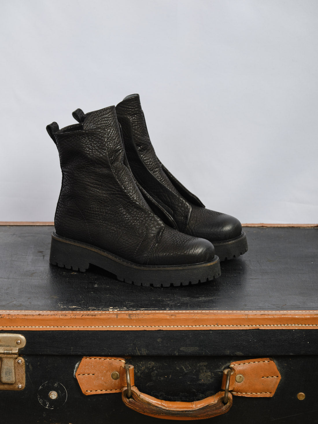 KUNI NO LACE BISON BLACK
