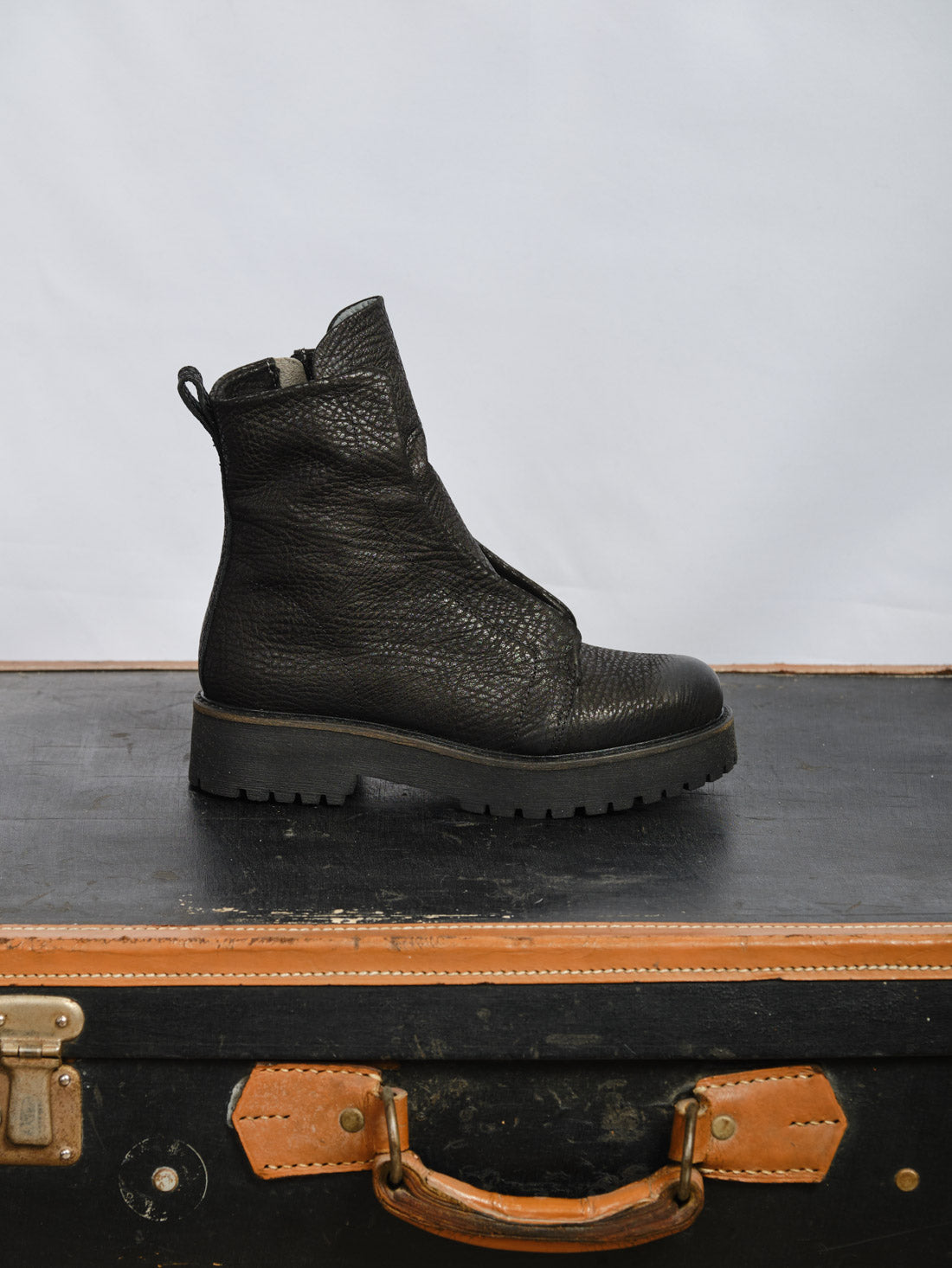 KUNI NO LACE BISON BLACK