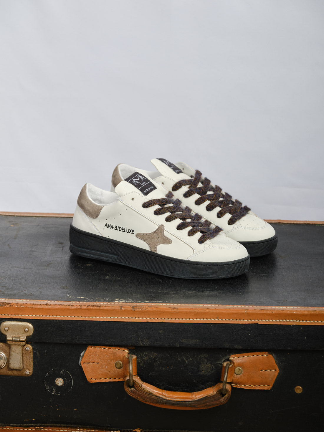 SNEAKERS AMA BRAND COLOR BURRO