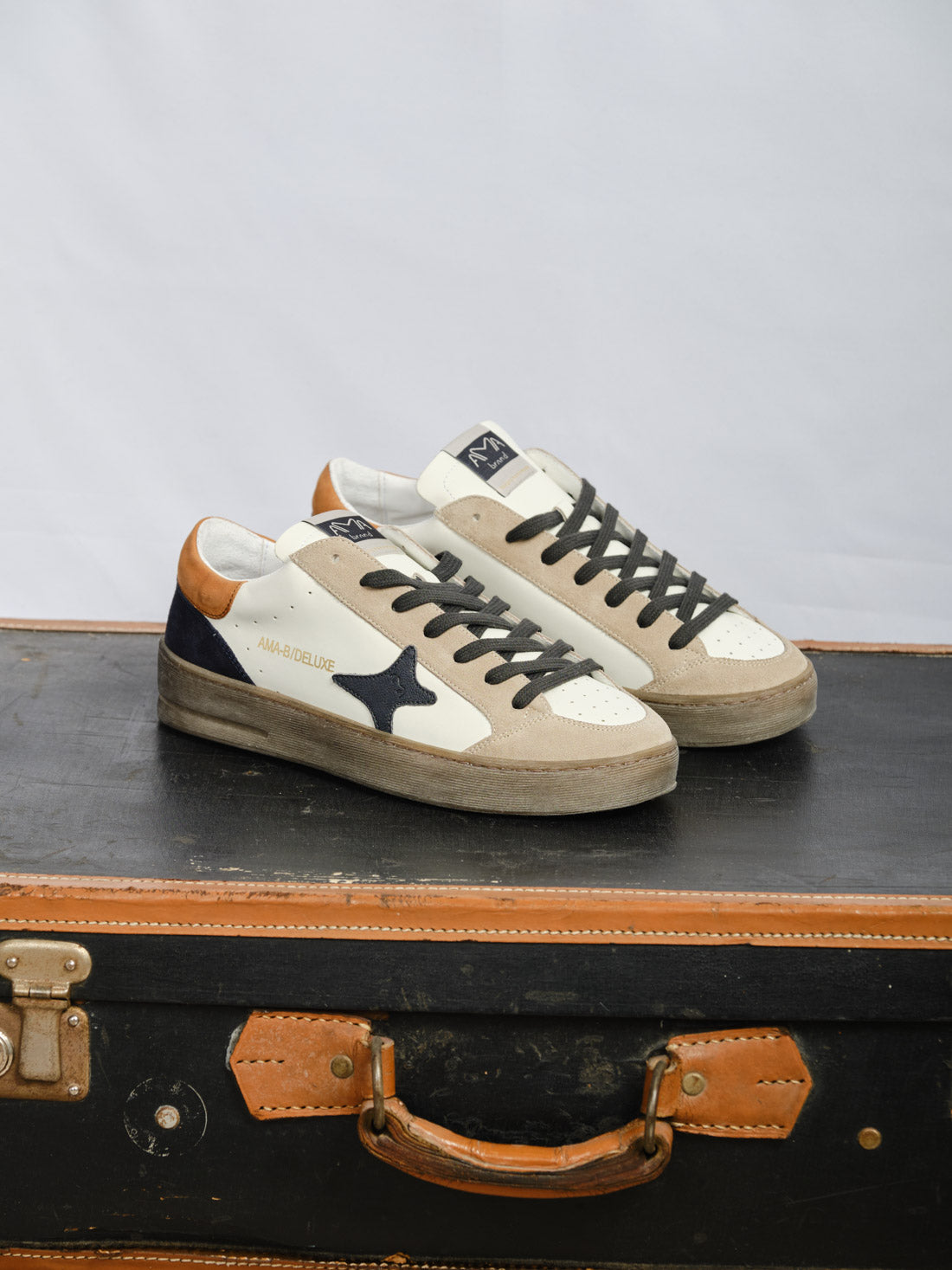 SNEAKERS AMA BRAND BURRO E TORTORA